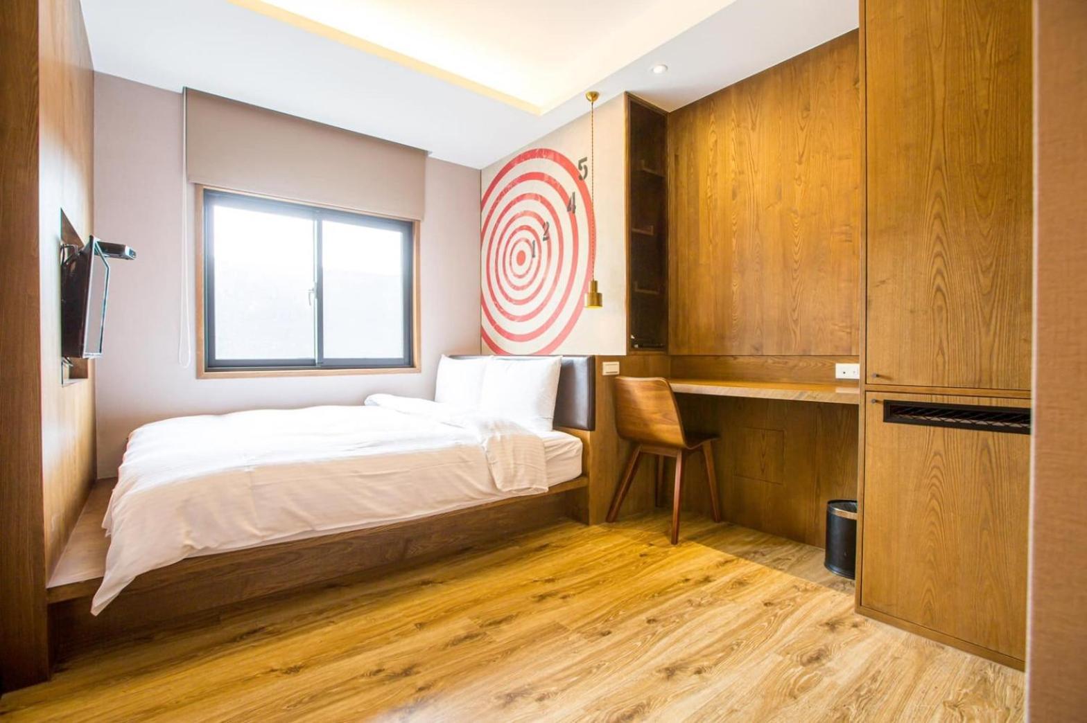 Easylazy Inn Taichung Exterior photo